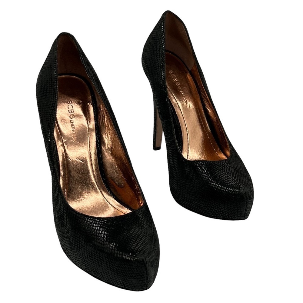 BCBGeneration Black BG-Parade Platform Embossed Snakeskin Heels Size 8 Women's